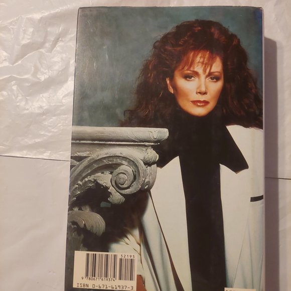 Lady Boss - Picture 2 of 5